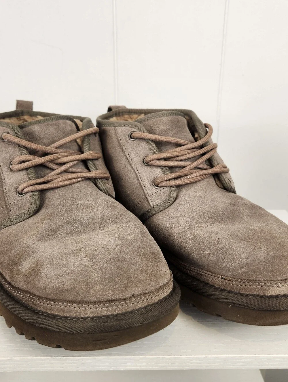 UGG Neumel Boots Mens 10 Chukka Brown Tan Suede Sherpa Lined Ankle Lace-Up Warm
